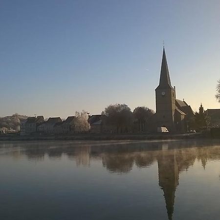 Hotel Val Saint Hilaire Givet Exterior foto