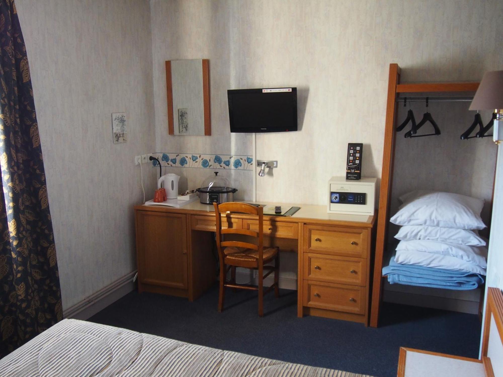 Hotel Val Saint Hilaire Givet Zimmer foto