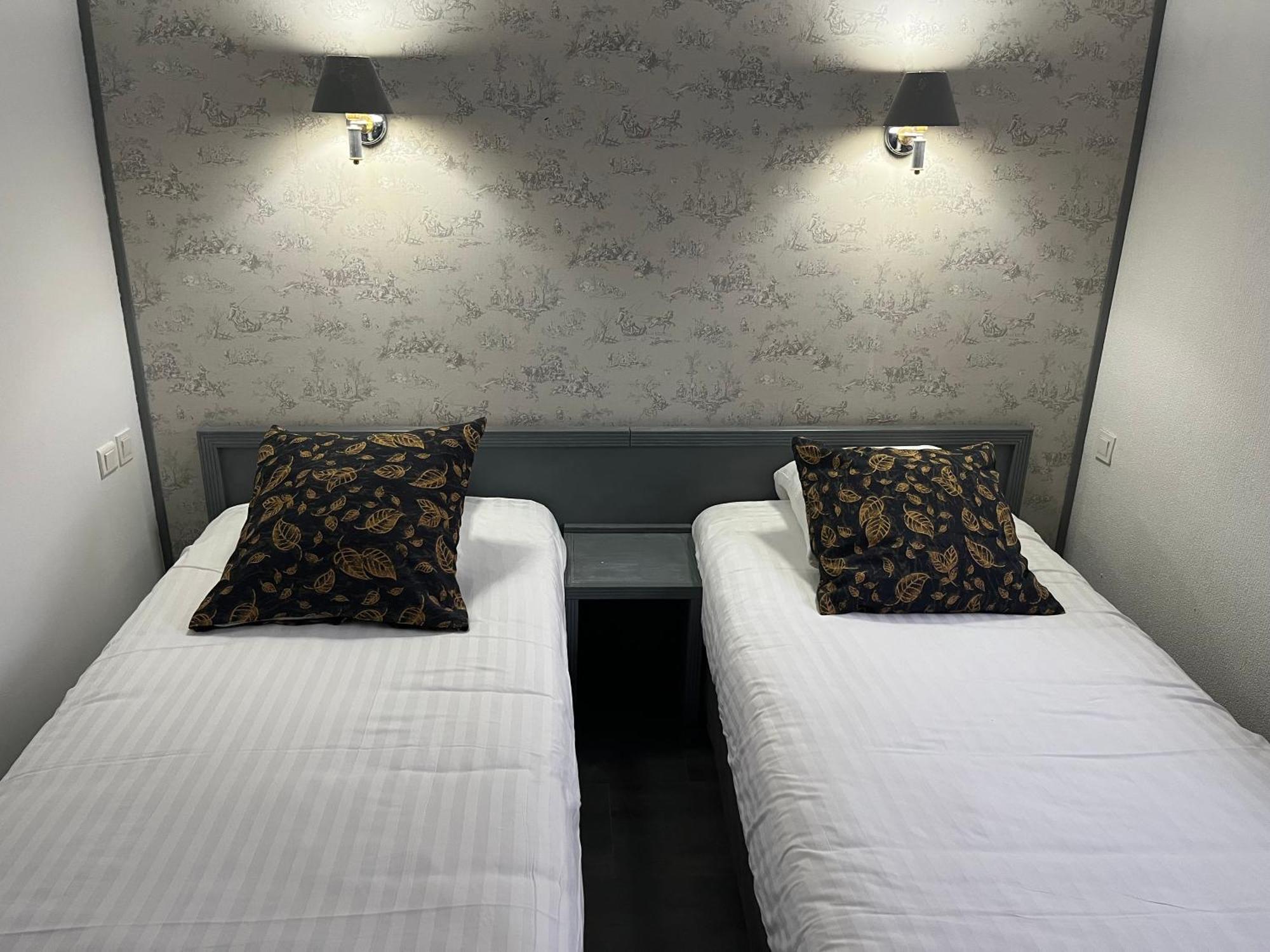 Hotel Val Saint Hilaire Givet Exterior foto